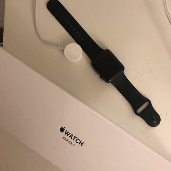 Apple Watch Series 3 - Picture 1 of 2